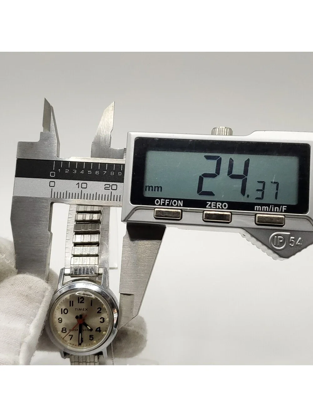 Vintage Timex Mechanical Water Resistance Womens Watch 24mm Running